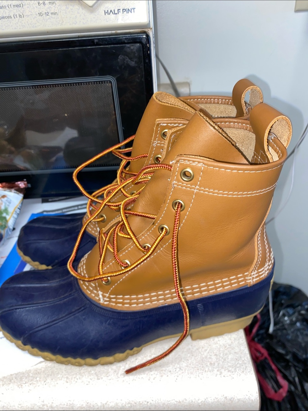 L.L BEAN  BEAN BOOTS 8” like new Womens 9